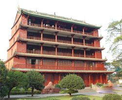 A famous tower inside the Yuexiu Park